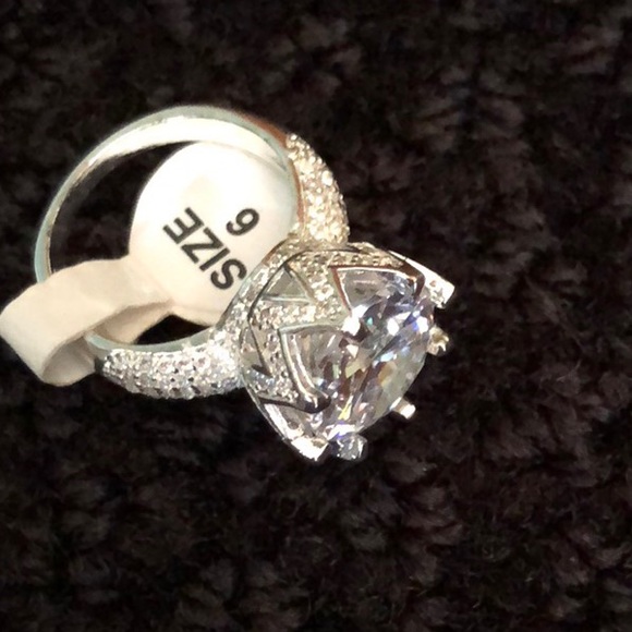 925 STERLING SILVER CZ RING - Picture 3 of 9